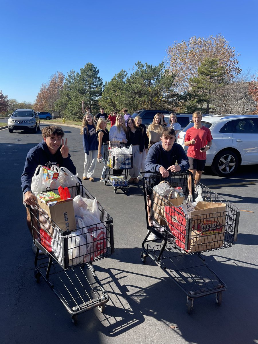 Hawk Nation (@hawknationoe) on Twitter photo We spent a few days talking about the food insecurity in our community last week and today Hawk Nation was able to donate 797 POUNDS of food to our friends at the New Hope Food Pantry! Proud of these leaders and proud of everyone who helped donate! 💙🧡 <a href="/OlatheEastHawks/">Olathe East High School</a> We spent a few days talking about the food insecurity in our community last week and today Hawk Nation was able to donate 797 POUNDS of food to our friends at the New Hope Food Pantry! Proud of these leaders and proud of everyone who helped donate! 💙🧡 <a href="/OlatheEastHawks/">Olathe East High School</a>
