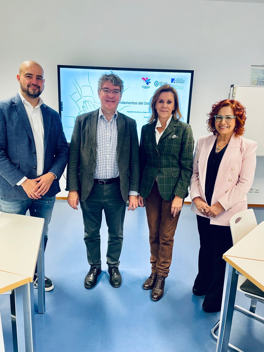 Estupenda la jornada que hemos vivido hoy en el Curso Superior de Talento y Liderazgo Político. El reputado economista y ex ministro de Energía, Turismo y Agenda Digital, Álvaro Nadal Belda, nos ha dado una clase magistral sobre la economía española que nos ha dejado fascinados.