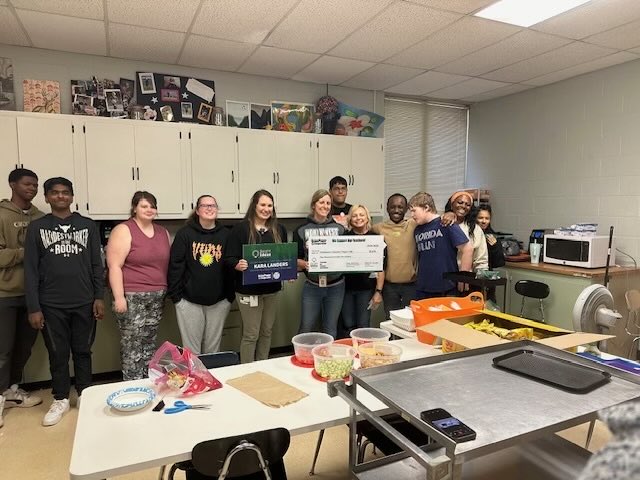 HUGE Congrats to Mrs. Kara Landers for winning a grant for $1075 from Union Power to purchase cooking items for their kitchen 😊!👏🧡🖤🧡
