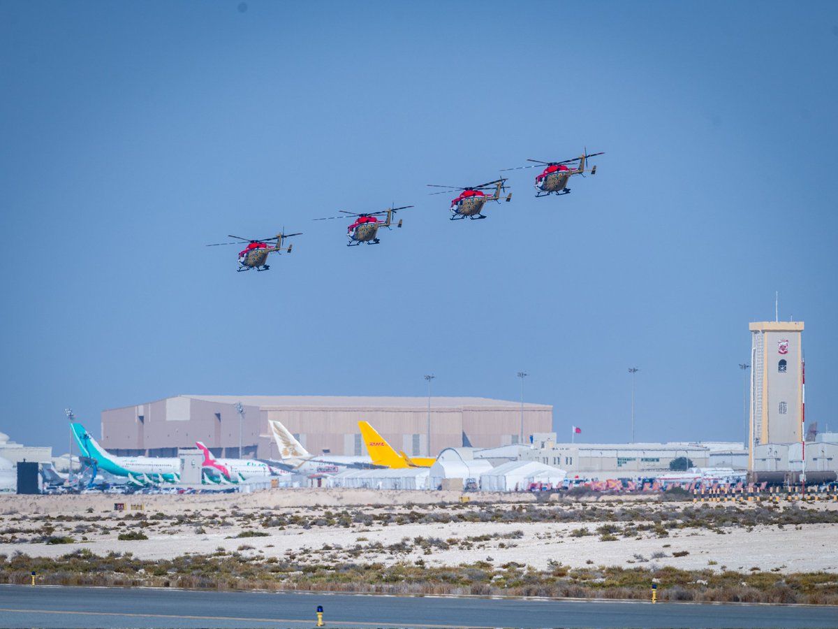 sarang_iaf's tweet image. Glimpses of Sarang performing at BIAS-24. It was truly a pleasure to perform in front of the wonderful crowd here in Bahrain. 🇮🇳🚁🇧🇭
#sarang #indianairforce #bahraininternationalairshow #indiainbahrain