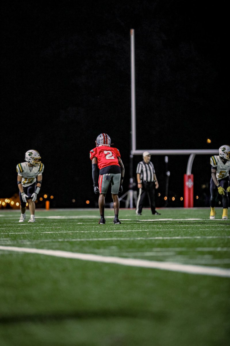 Junior Season Highlights! A lot of progress was made this year.. very grateful 🙏🏾!! hudl.com/v/2Qpekc

-30 tackles
-15 PBUs
-2 TFLs
-1 INT