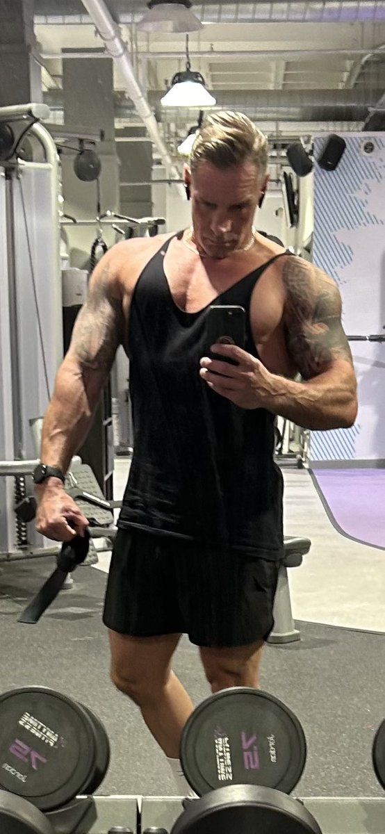 Wes Morgan tweet media