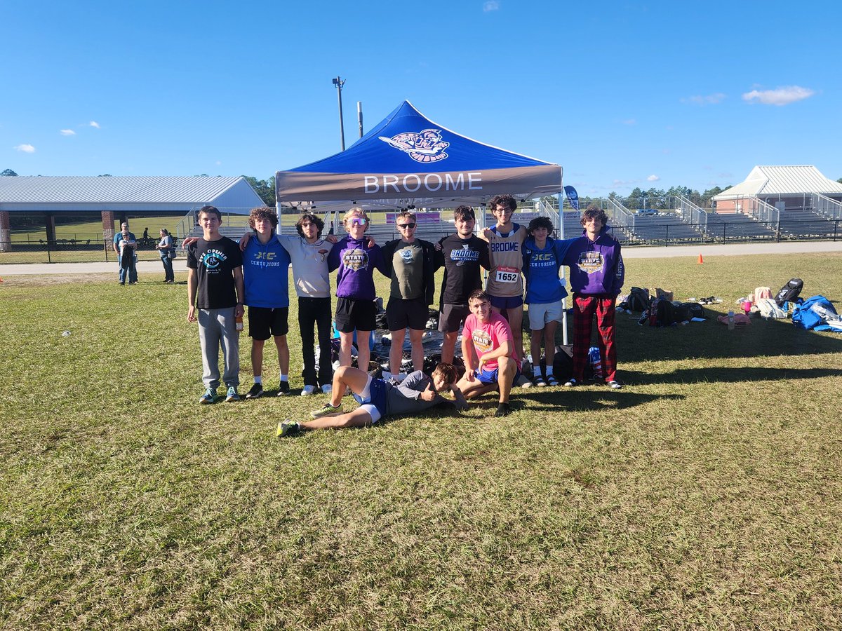 Theyre going to STATE!!! The team finished 6th in their race to punch their ticket to the 3A State Championships next week! Reilly finished 7th OA! Congrats guys!!! 👏🎉