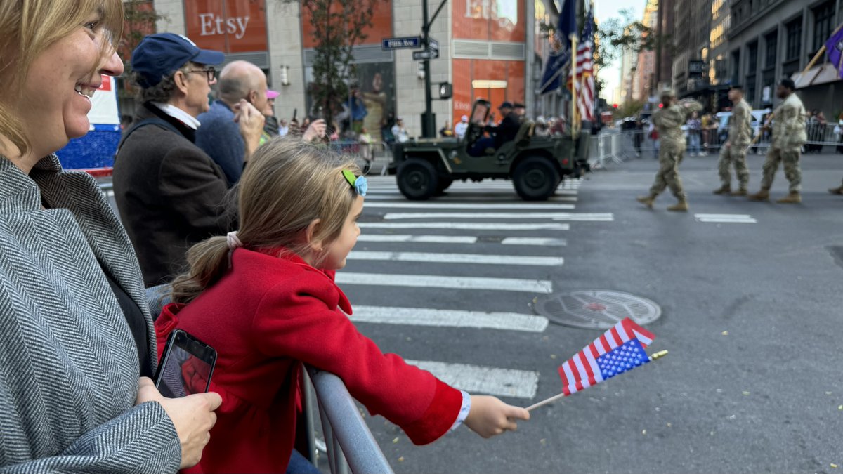 USArmyReserve's tweet photo. Honoring Veterans Day! 

Soldiers with the 353rd Civil Affairs Command marched in the 105th Annual New York City Veterans Day Parade on November 11, 2024. Over 20,000 participants marched along in the Veterans Day parade. 

📸 Master Sgt. Gregory Williams https://t.co/GNeWs9HyWJ
