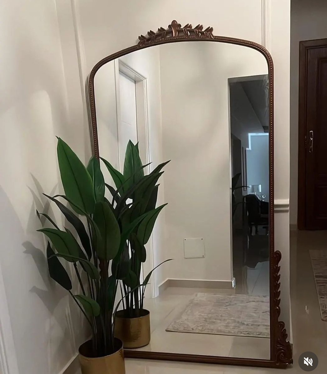 لو تعرفوا حد بيعمل المرايا دي أو بيبعها ومش بمليون جنيه، ياريت تقولولي  🙏🏼