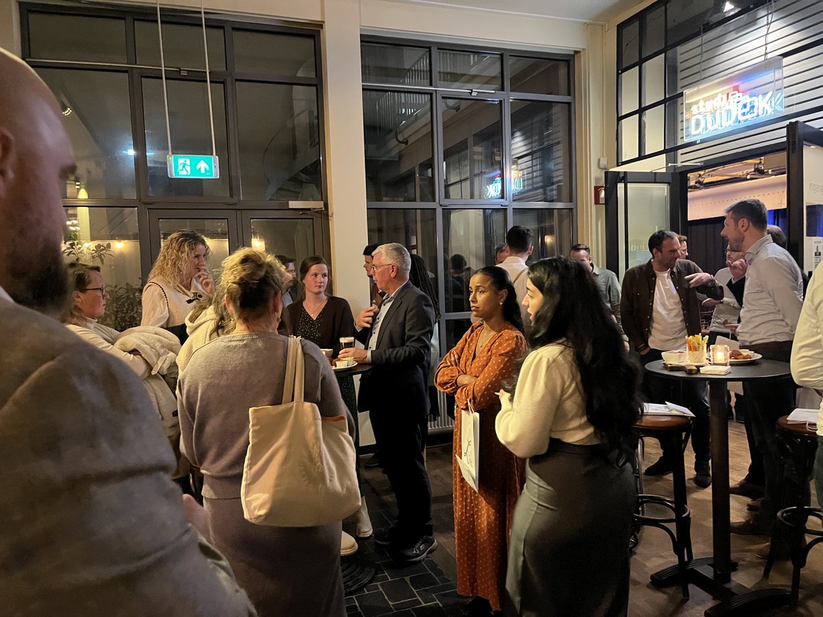 SGP_Next's tweet image. Goede bijeenkomst in Den Haag over "Abortus: Taboe?!" met waakster Anita, moeder Bonicia en Kamerlid Diederik van Dijk.

Het was een openhartig gesprek over de bescherming van het leven, het onrecht van abortus en hulp voor onbedoeld zwangere moeders.