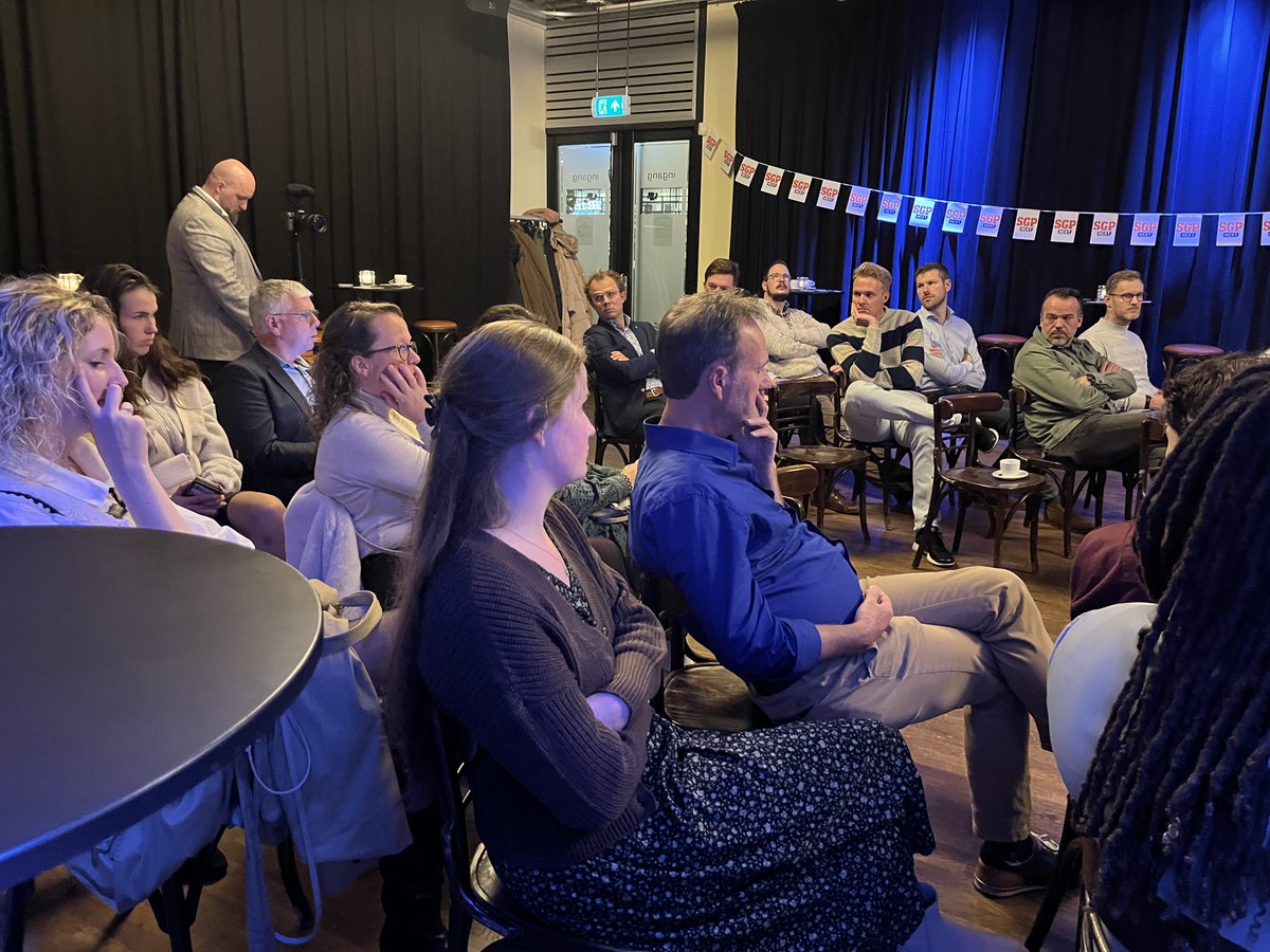 SGP_Next's tweet image. Goede bijeenkomst in Den Haag over "Abortus: Taboe?!" met waakster Anita, moeder Bonicia en Kamerlid Diederik van Dijk.

Het was een openhartig gesprek over de bescherming van het leven, het onrecht van abortus en hulp voor onbedoeld zwangere moeders.