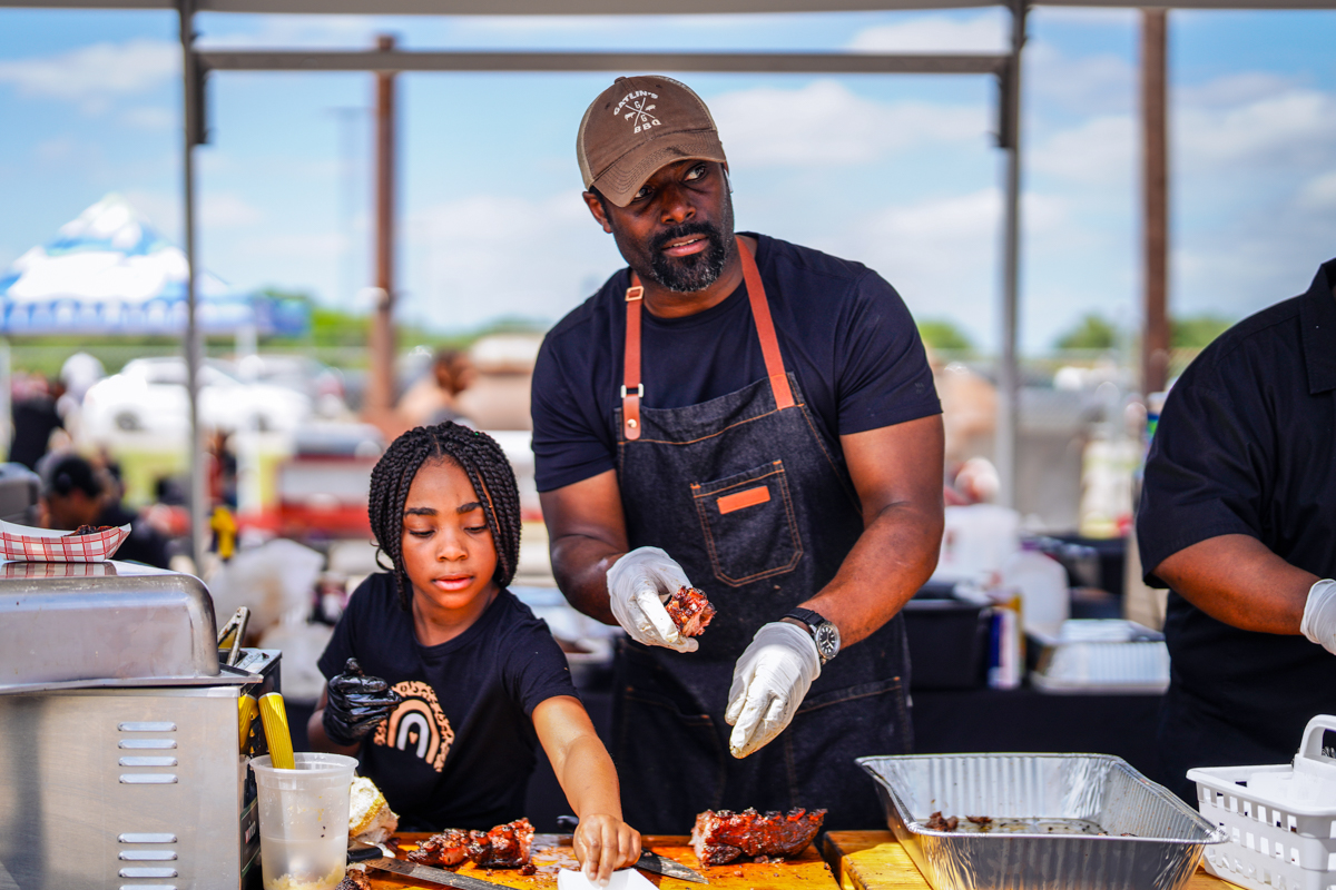 HouBBQ's tweet photo. 2024 HOUBBQ FEST: Greg Gatlin @gatlinsbbq is a founder &amp; leader of Houston barbecue's renaissance &amp; has participated in EVERY #HOUBBQ Festival. We are always honored to have him &amp; the Gatlin family! #2024HOUflashback Photo by @robjacoblerma. https://t.co/QJgAOH0Odk