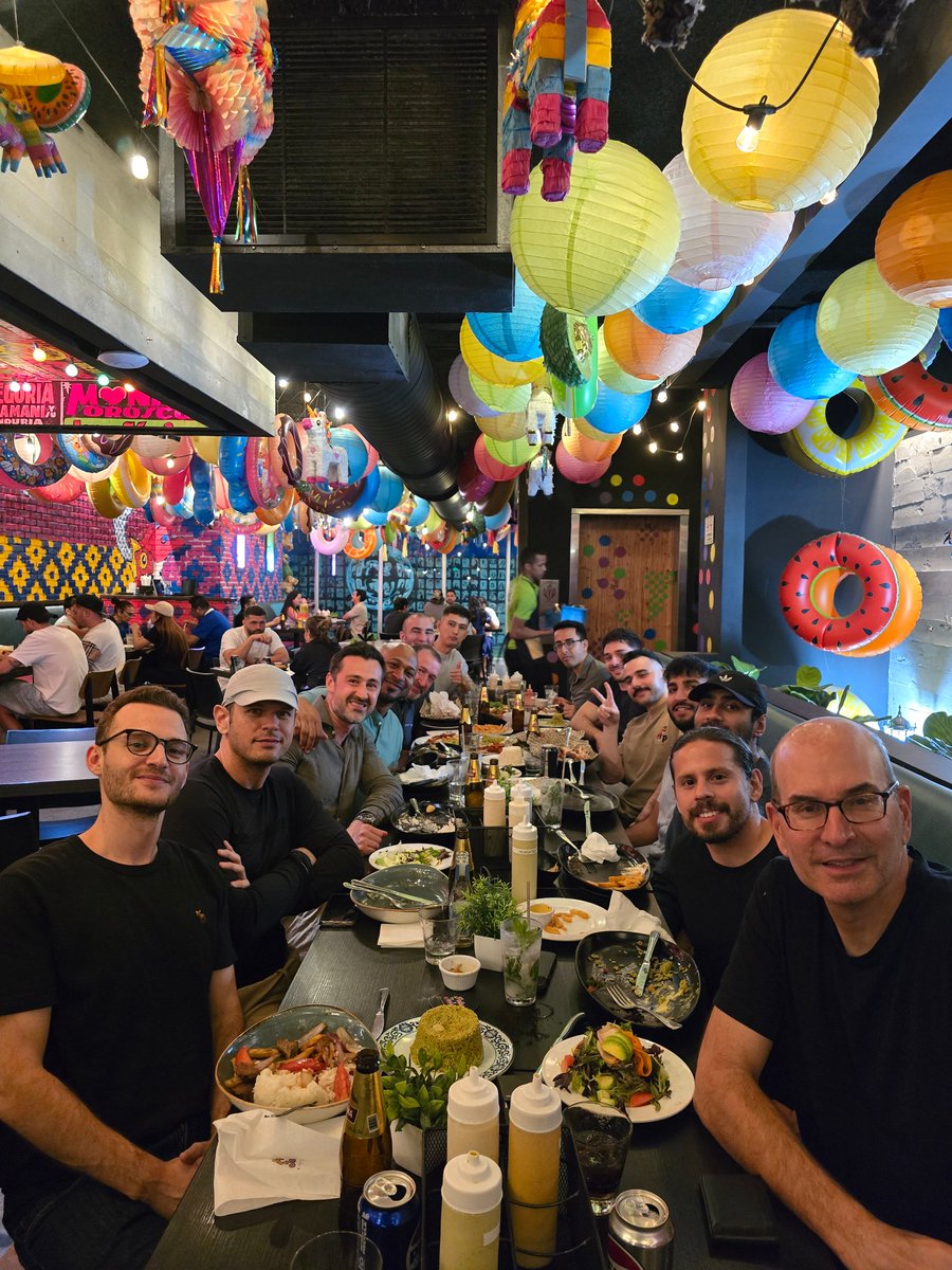 smbcapital's tweet photo. SMB Miami traders get together to celebrate a birthday in Miami.
Trading is done better...together.
Trade together. Celebrate together. 👊 https://t.co/E8rcHxBvHq