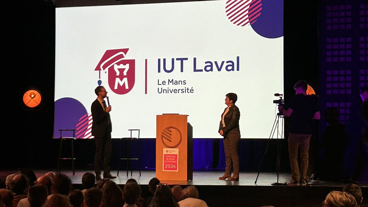 Heureux de participer ce soir à la soirée de remise des diplômes de l'<a href="/iutlaval/">IUT DE LAVAL</a> pour la toute première promotion de BUT. Merci à <a href="/FlorianBercault/">Florian Bercault</a> Président de <a href="/LavalAgglo/">LavalAgglo</a> et à Sylvie Vielle Vice-présidente du Département <a href="/lamayenne/">La Mayenne, le Département</a>  pour leur présence ce soir.