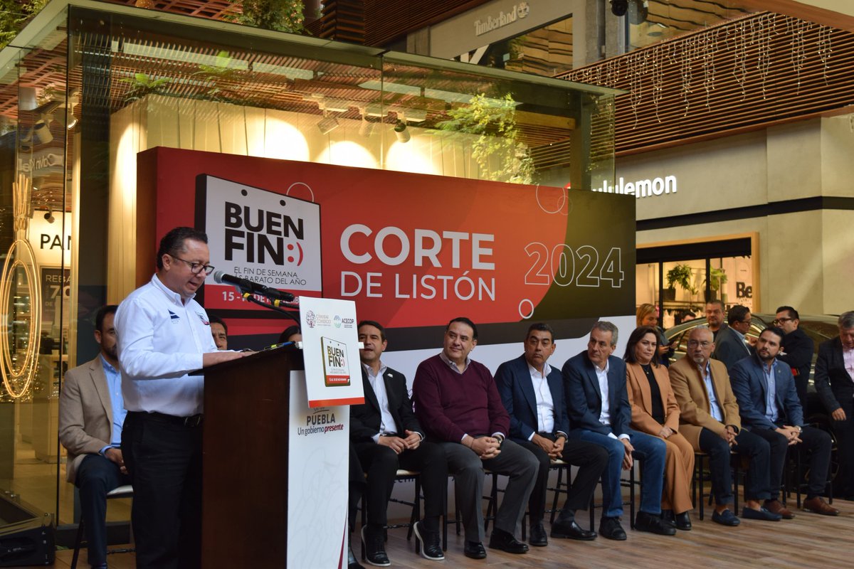 CANACOPUEBLA1's tweet image. 💰🛍️🛒 Con gran entusiasmo dimos inicio a la 14ª edición de El Buen Fin, un esfuerzo conjunto entre empresarios, comerciantes y autoridades que promete impulsar la economía de nuestro estado. Este importante evento contó con la presencia del Gobernador Sergio Salomón Céspedes…