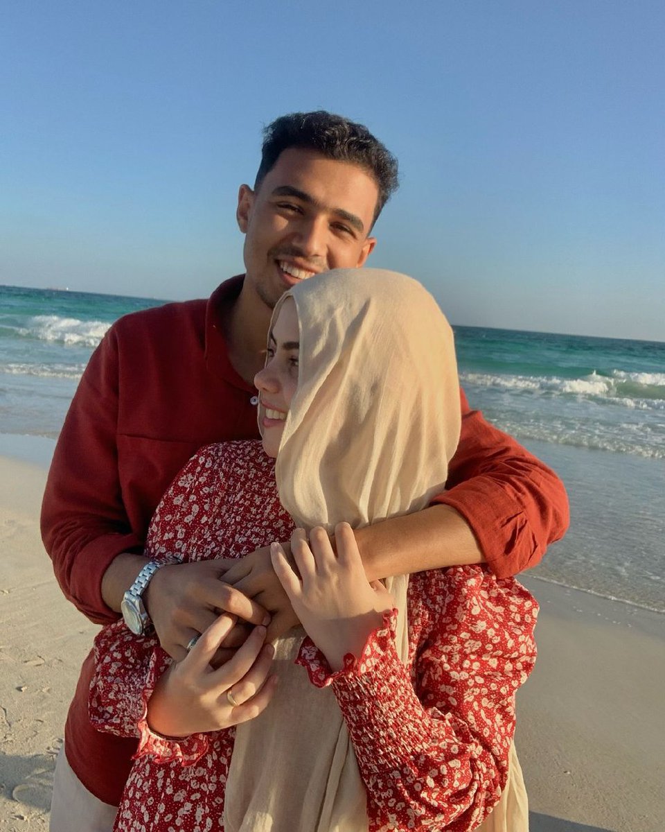 Hager_189's tweet photo. يومًا مَا
سَنكون فِي مَكاننا الصَحِيح
مُطمئنِين،
آمنِين بِجوار مَن نُحب
نفعل الأشياء خاصتنا سويًا بِحُب
نتشارك الضحكات، الحكايات
وكُل الأشياء معًا.🤍 https://t.co/sbpsvgI5Sz