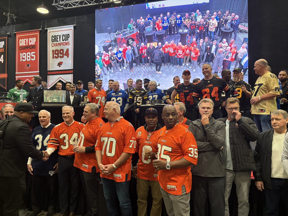 CFL_Alumni's tweet photo. Pictures from todayβs CFLAA Legends Luncheon
πΈ @rodpedersen
#LegendsLuncheon #cflaa https://t.co/vhnHv2uTxe