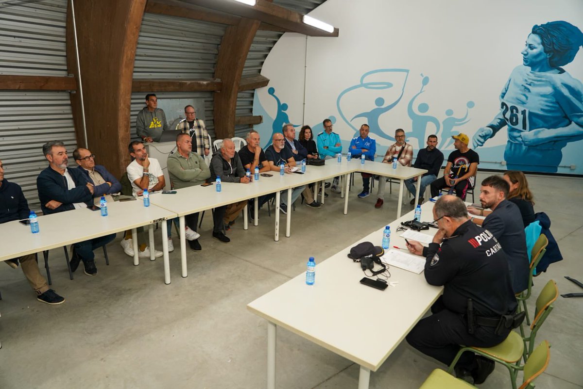 sitoct's tweet photo. Reunión con clubes y organizadores de carreras populares. Se ha presentado el borrador de la I Liga de Carreras y hemos escuchado sus propuestas y tomado nota de las sugerencias. Seguimos trabajando para tenerla lista muy pronto. 💪🏃‍♂️🏃‍♀️
@AytoCartagenaES @NoeliaArroyoHer https://t.co/IVL1UEdRib