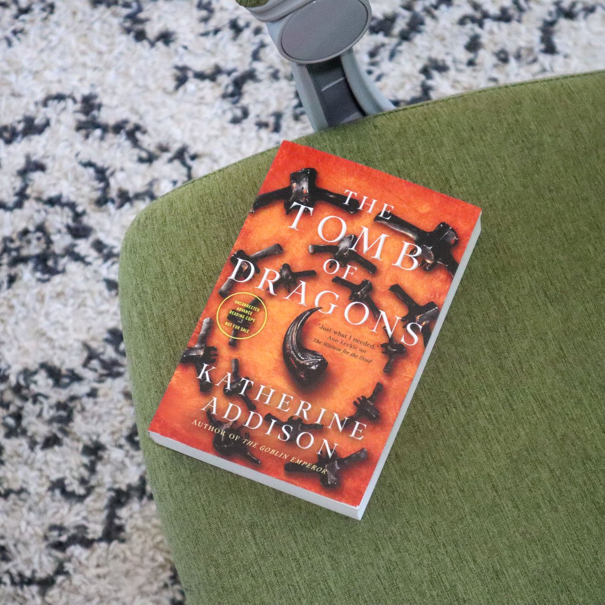 torbooks's tweet image. Who&apos;s ready for a #sweepstakes?! Today, we&apos;re giving YOU the chance to win an ARC of #TheTombofDragons by Katherine Addison! 

Follow, like, and repost to enter! Good luck!

 #TheTombofDragonsSweeps