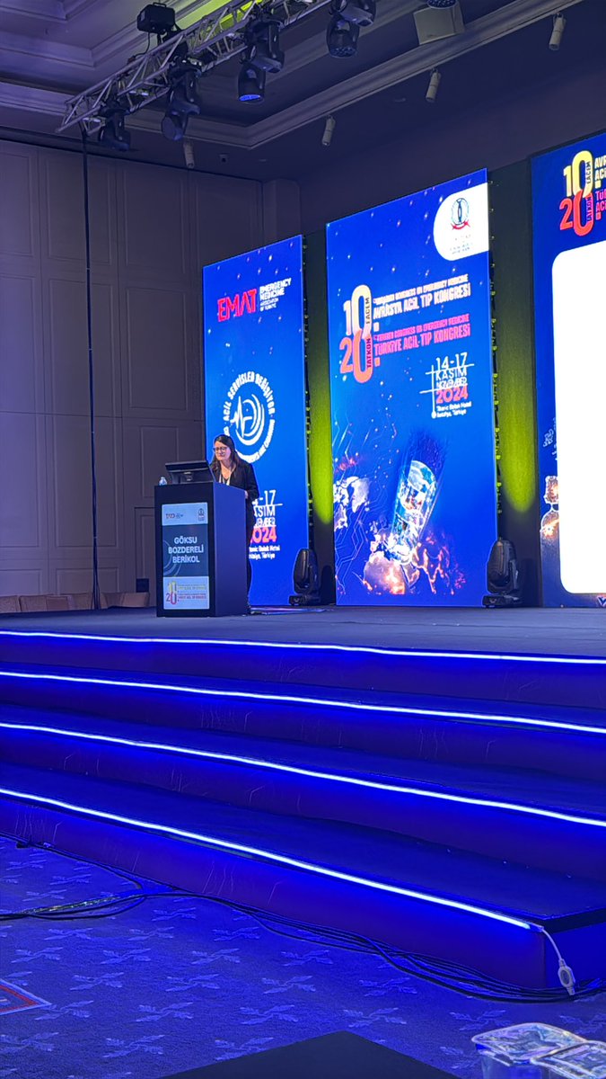 #EACEM2024 Acil Servisler Değişiyor Oturumunda Goksu Bozdereli Berikol Fütüristik Acil Servisi anlatıyor… <a href="/TrTATD/">Türkiye Acil Tıp Derneği - TATD (EMAT)</a> <a href="/dralibatur/">Ali Batur</a> <a href="/burcuazap/">Burcu Azapoğlu</a> <a href="/tatdkongre/">TATD KONGRE</a> <a href="/NesheColak/">NeseColak</a> <a href="/drmuratcetin/">Murat Çetin</a>