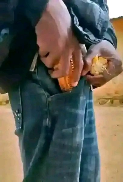 wayneboney91's tweet photo. Me after Uganda ๐บ๐ฌ loss
#nambole https://t.co/U7whaaNLmZ