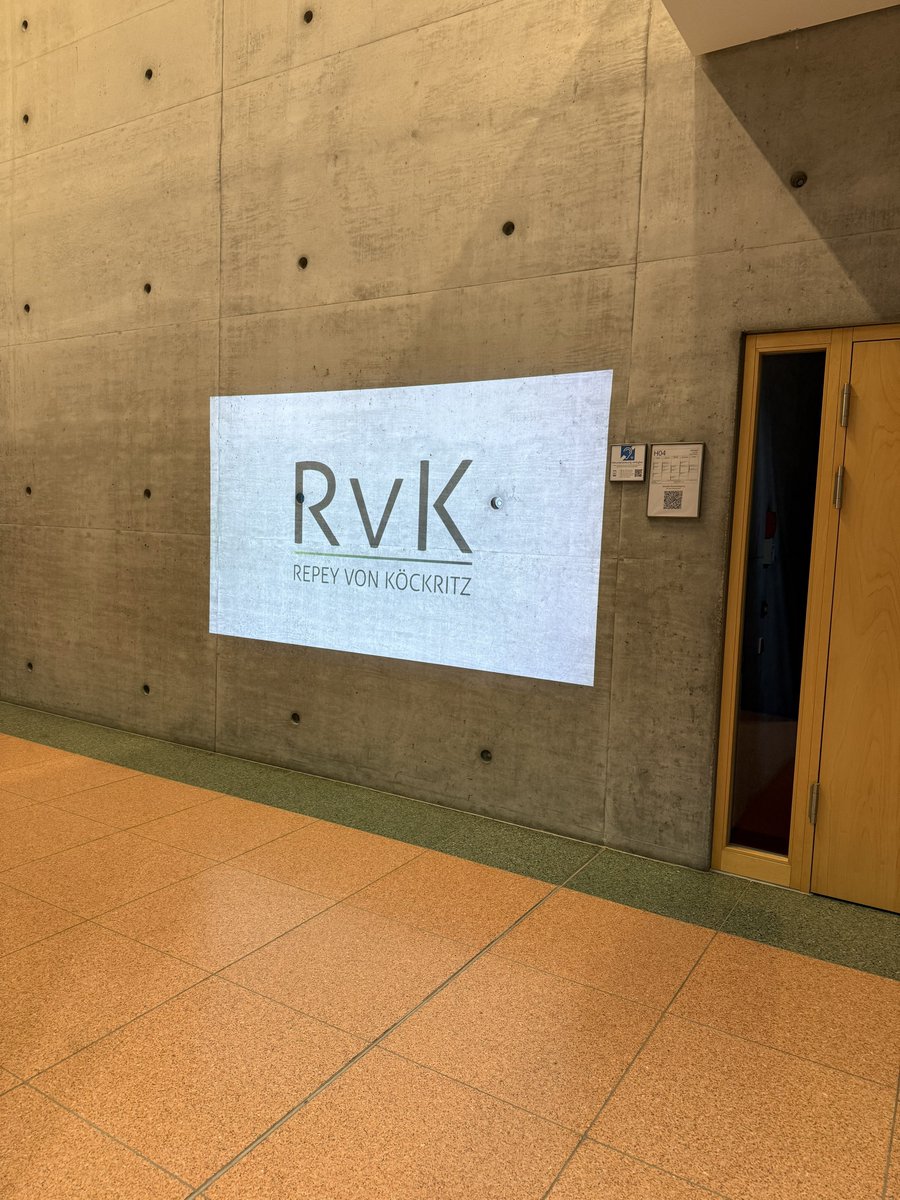 RA_Repey's tweet photo. Guten Abend von der Uni Potsdam. Wir sind stolz, ab sofort ein Stipendium an unsere Alma Mater zu stiften. 😅 https://t.co/8w2LXH4une