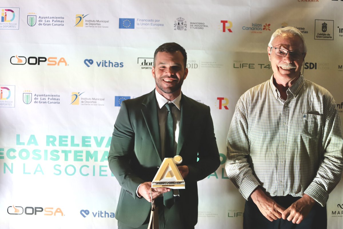 Acagede's tweet image. 🎖️ ACAGEDE ha entregado reconocimiento en su gala a Club La Santa por sus instalaciones, siendo estás reconocidas como las mejores de Canarias. 

¡A seguir así equipo! 🫶🏼

#CongresoACAGEDE