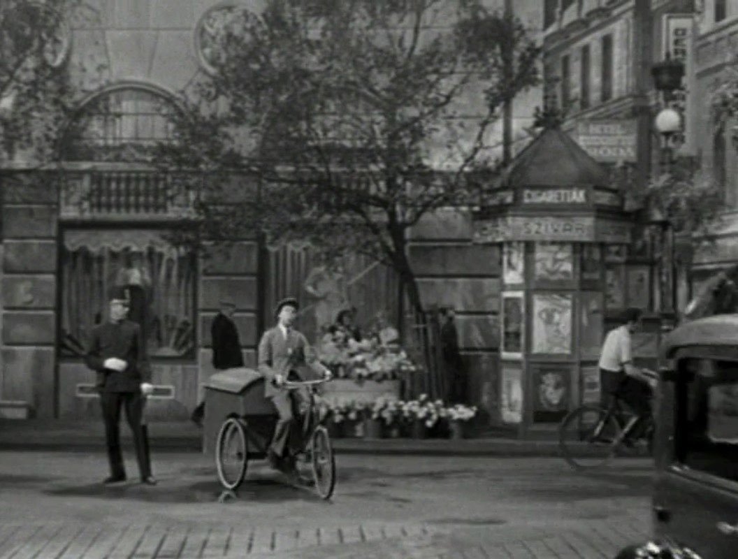 TheCineScope's tweet photo. The Shop Around the Corner (1940) dir. Ernst Lubitsch https://t.co/QnbT8KMz0E