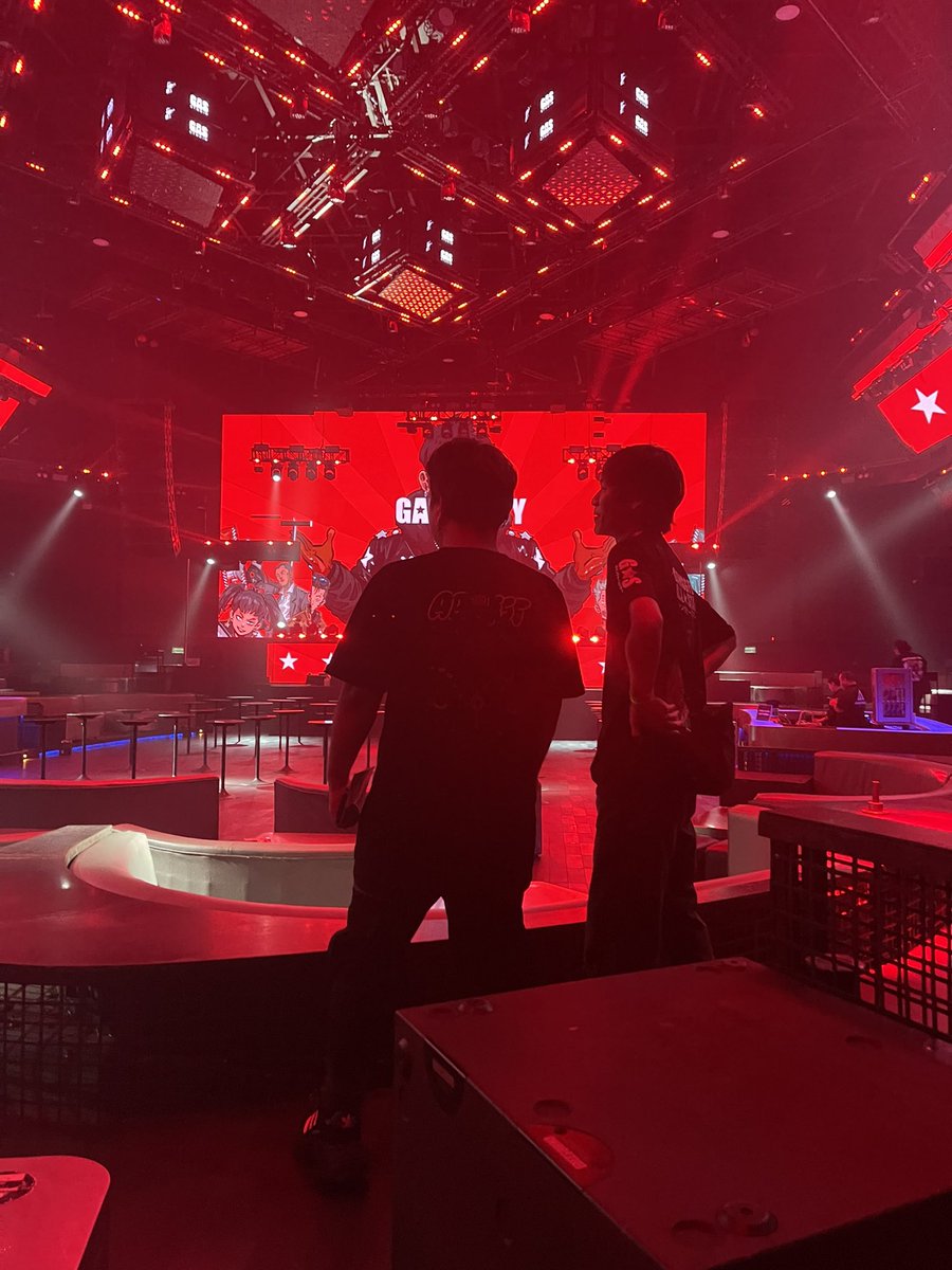 Taitern Flipped Face 🙃 tweet media