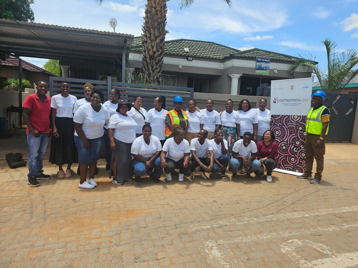 unwomenSA's tweet photo. We're breaking the barriers in male-dominated industries with EntreprenHER's post training interventions in Polokwane &amp; Musina! 

This week women entrepreneurs gained hands-on experience &amp; critical insights in sectors like construction, mining, &amp; manufacturing. 👷🏾‍♀⛏ https://t.co/cKxPBSWRxN