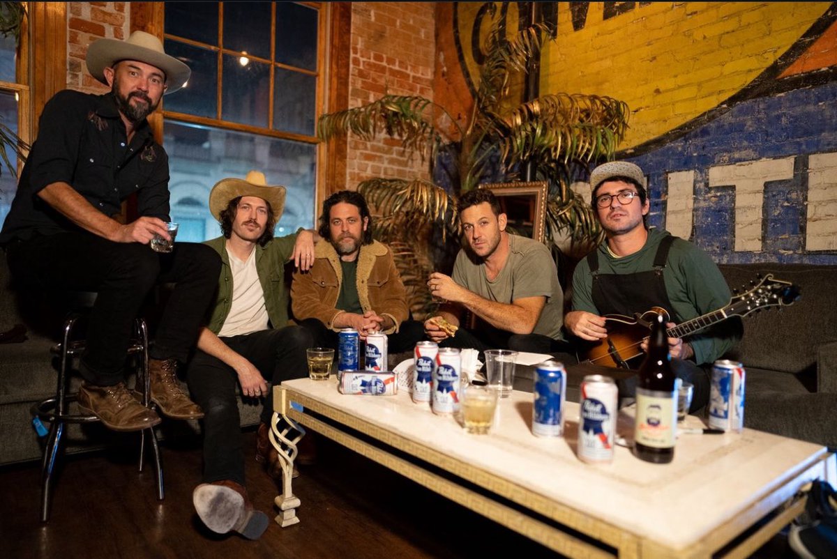 Duck Club (@duckclubboise) on Twitter photo TONIGHT
🎙️The five piece San Francisco bluegrass band <a href="/broscomatose/">Brothers Comatose</a> take the stage of <a href="/treeforthall/">Treefort Music Hall</a> with special guest <a href="/ajleebluesummit/">AJ Lee and Blue Summit</a> 🎟 Get your tickets NOW → theduckclub.com/show/the-broth… Or snag them at the door! TONIGHT
🎙️The five piece San Francisco bluegrass band <a href="/broscomatose/">Brothers Comatose</a> take the stage of <a href="/treeforthall/">Treefort Music Hall</a> with special guest <a href="/ajleebluesummit/">AJ Lee and Blue Summit</a> 🎟 Get your tickets NOW → theduckclub.com/show/the-broth… Or snag them at the door!