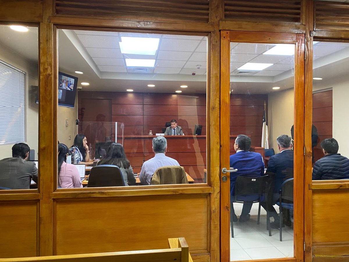 En prisión preventiva quedaron los líderes de una asociación criminal que blanqueó facturas por 13.000 millones en madera robada.

Empresas involucradas:
Forestal Queule, Forestal Leonera, Foraction Chili y Promasa.

Ninguno de los detenidos es Mapuche.