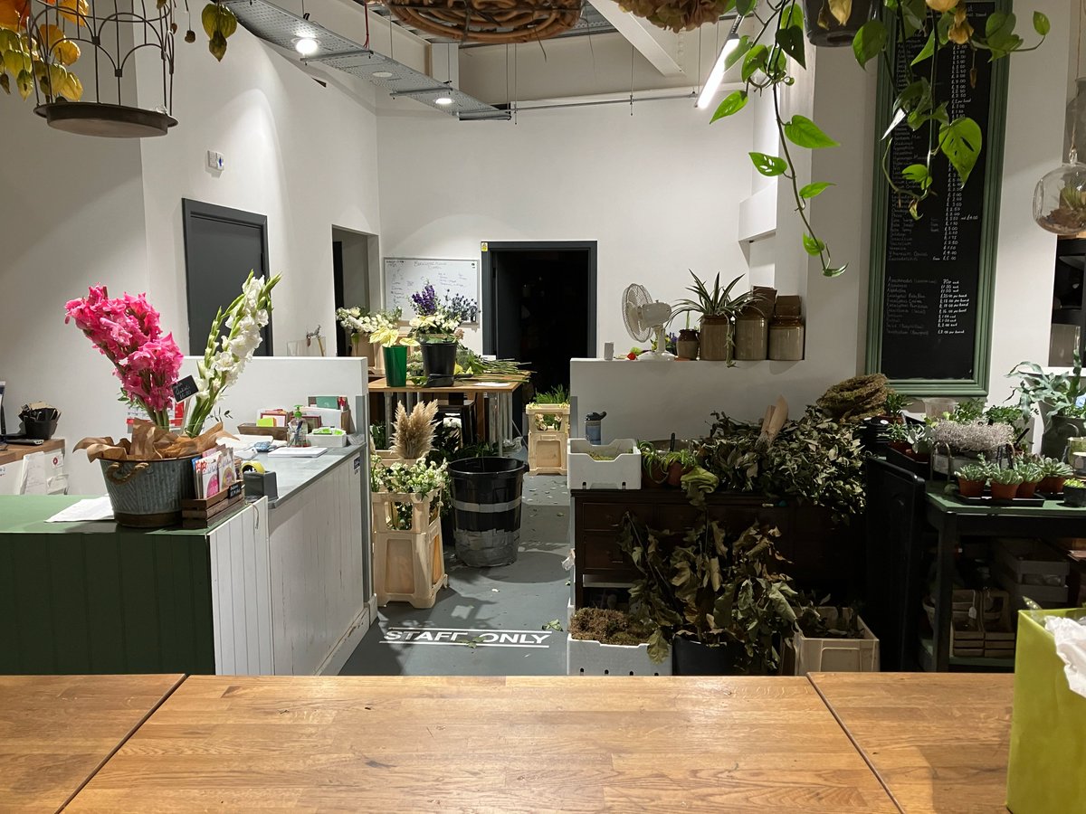 ProjectIconic's tweet image. From concept to reality! 🔨✨ 

Check out this amazing transformation we completed last year in Wokingham. Swipe to see the before &amp;amp; after!

#Transformation #ConstructionSuccess #BeforeAndAfter #Wokingham