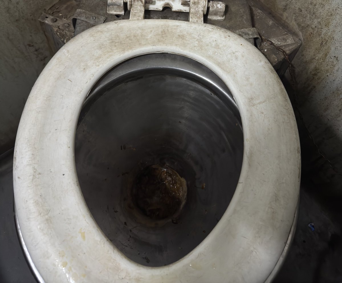 saurabh_sriv81's tweet photo. Travelg by #22995 #mandore express &amp; Iwas so happy 
But big surprise to see in washroom there was no water &amp; condition of toilet
Infrmd TT &amp; attendnt 
Reality is different on ground
#IndianRailways 
@AshwiniVaishnaw 
@narendramodi 
@RailMinIndia 
@RailwaySeva https://t.co/fJscNfEOUq