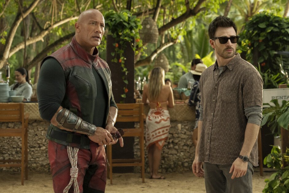 #RedOneMovie opens to $3.7M on Thursday.  The film is now on track for an opening weekend around $30M-$35M

Read our review: https://t.co/tThkISfSlW https://t.co/TMCdH06AnK