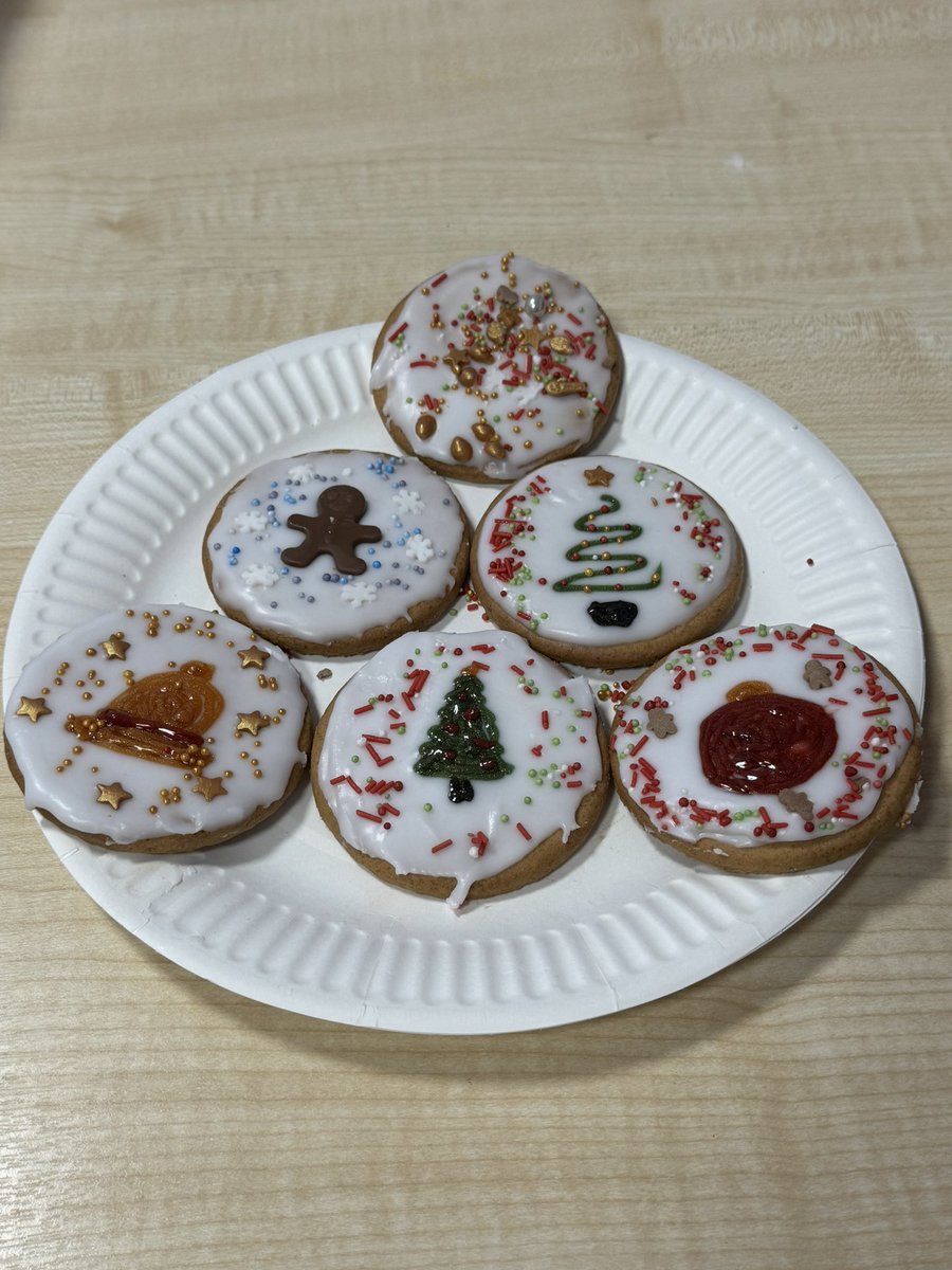 Laura McCallion tweet media