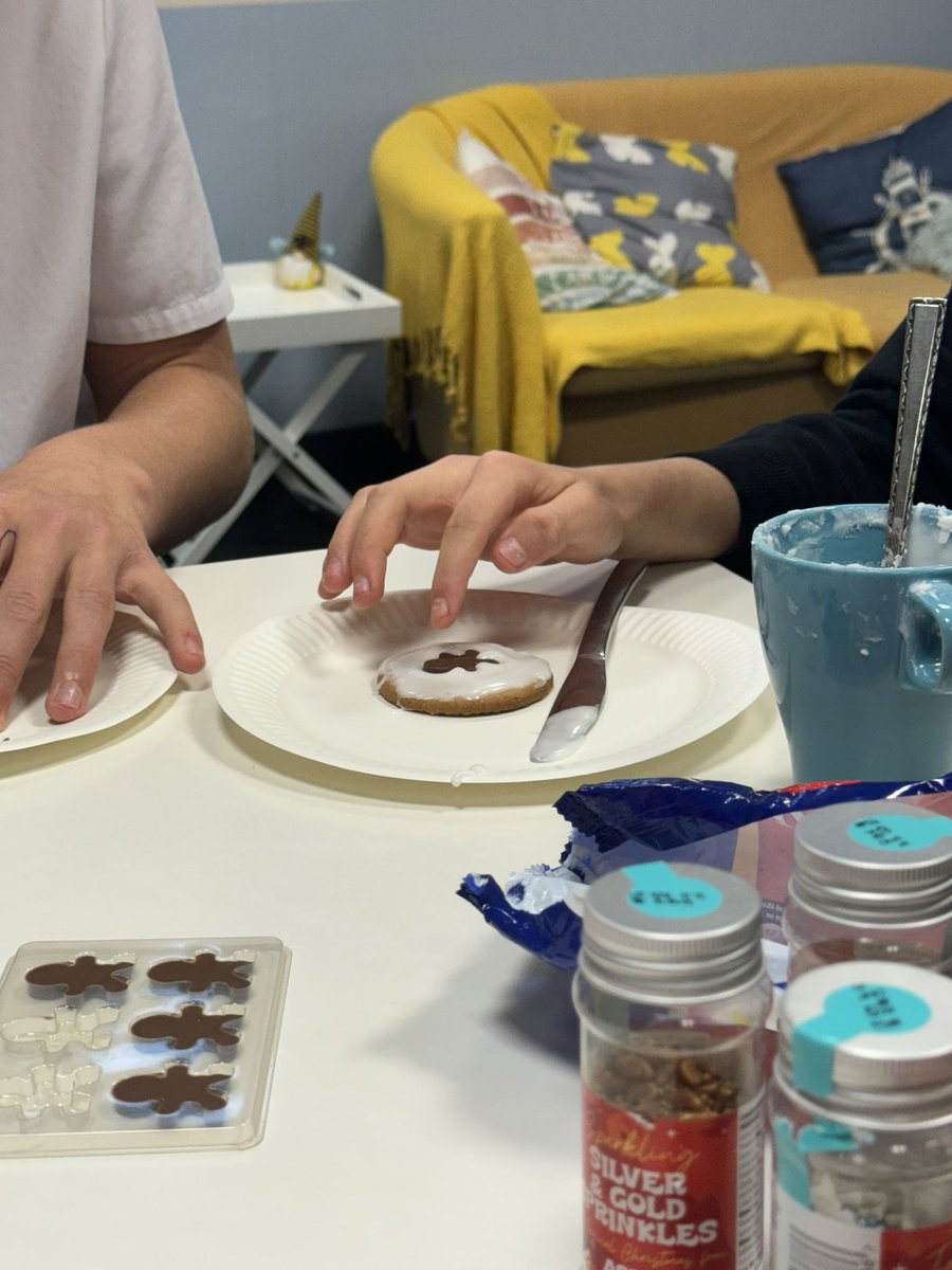 Laura McCallion tweet media