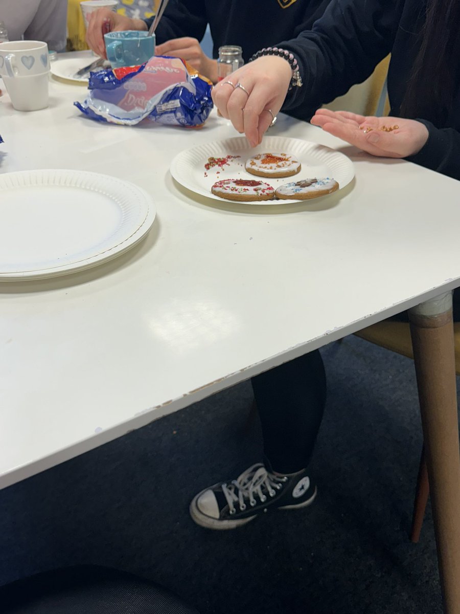 Laura McCallion tweet media