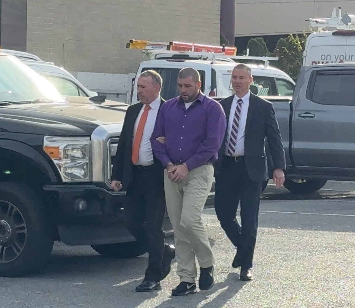 BREAKING: The Lehigh County DA charges a former APD officer with stealing money during police raids. Jason Krasley is also named in a whistleblower lawsuit alleging police officers stole drug money and had sex with prostitutes. Krasley turned himself in today. Details @69news