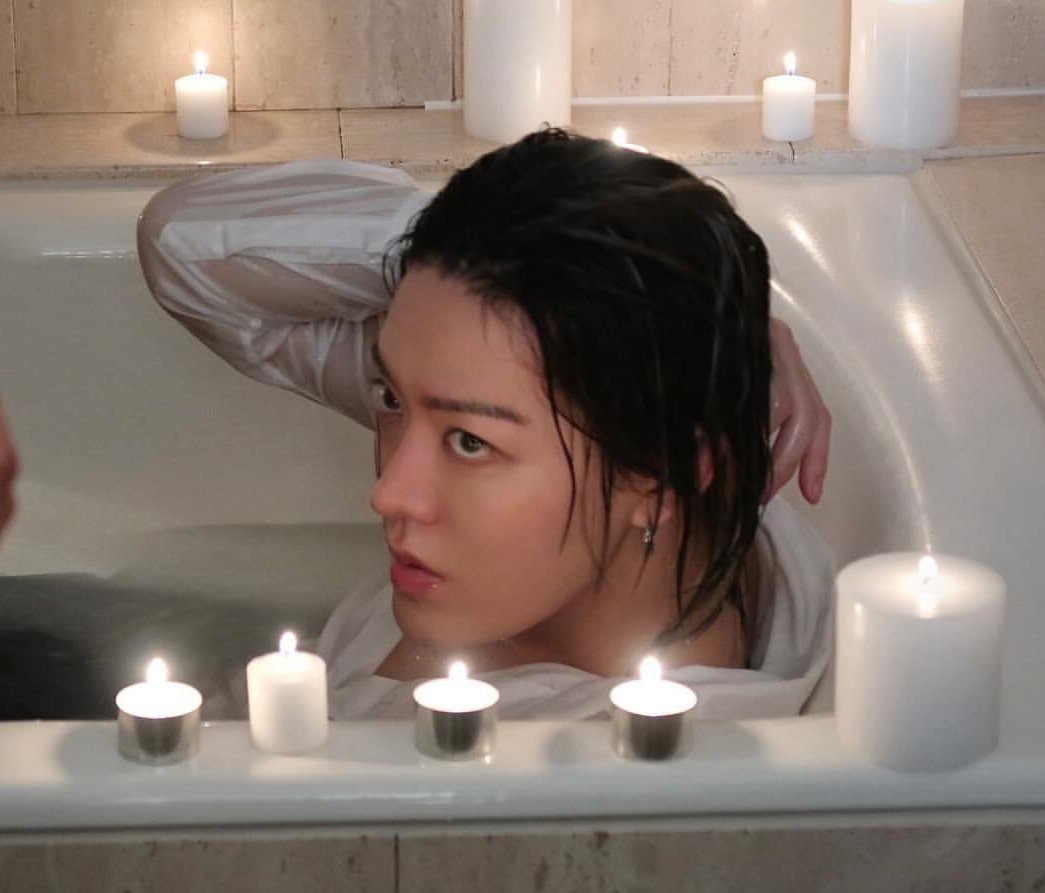 starsdelux's tweet photo. still here btw https://t.co/sG5L5xZQss