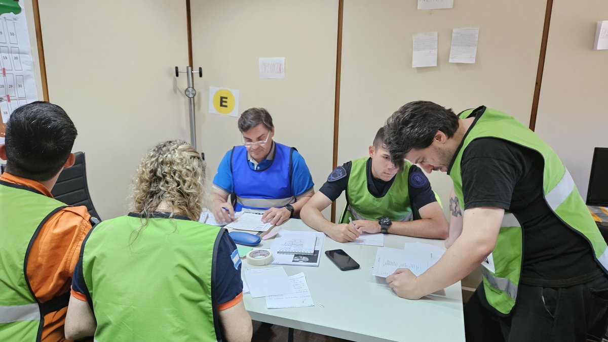 bomberosRA's tweet photo. Del 12 al 15 de noviembre en la sede del Consejo Nacional se llevó adelante el curso de Sistema Comando de Incidentes (SCI) de nivel Intermedio organizado por @USAID : https://t.co/HyBN2HccVg https://t.co/hDDoOxtVoe