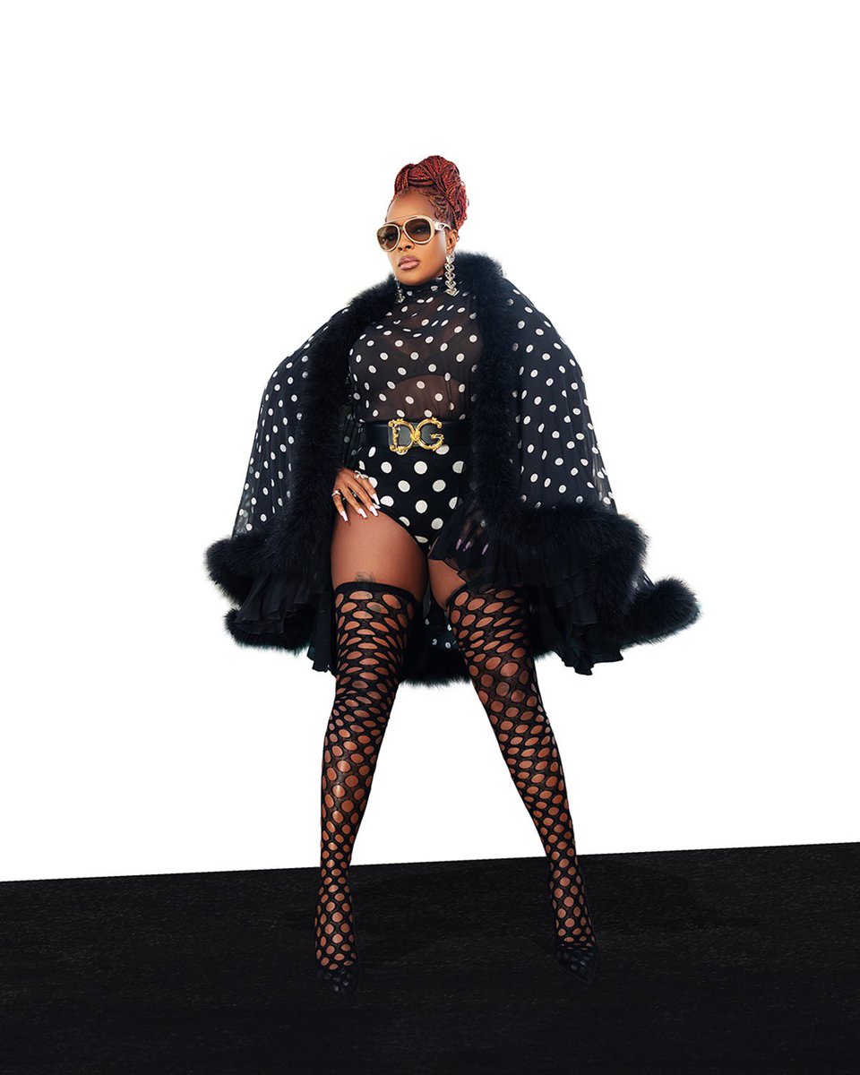 maryjblige's tweet photo. There are not enough words that can express my gratitude‼️ Here we Grow again‼️🫶🏾🫶🏾🫶🏾🫶🏾🫶🏾🫶🏾 Gratitude out now! 

https://t.co/nrjl0lYtiw https://t.co/mYn3JizBZj