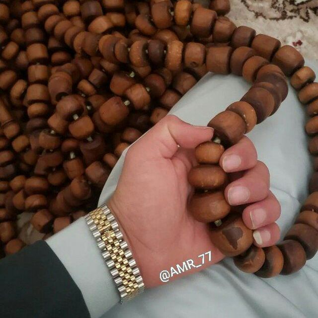 Fadl__Muhammad's tweet image. املأْ مساءَك بالصلاةِ على الرسولْ
وكذا نهـارَك في غدٍ حتى الأُفولْ

فبهــا يُصلِّي اللهُ جــلَّ جـلالُــهُ
عشـرًا عليـكَ بكـلِّ واحدةٍ تقـولْ

«اللهُمَّ صَلِّ وَسَلِّمْ عَلَى نَبِيِنَا مُحَمَّد ﷺ»

#نشط_الان