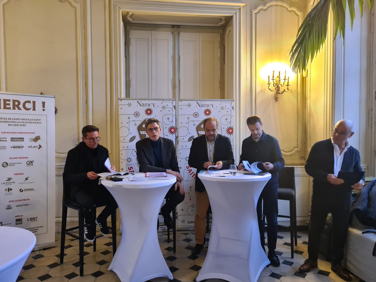 LPNews_GE's tweet photo. #Nancy | Les @fetes_stnicolas approchent !🍬🍭✨
Le @GroupeLaPoste est fier de renouveler son soutien à ce grand rendez-vous populaire, cher au cœur des #lorrains 💛
https://t.co/YUWS6cogZs https://t.co/6ouEQ0YVNZ