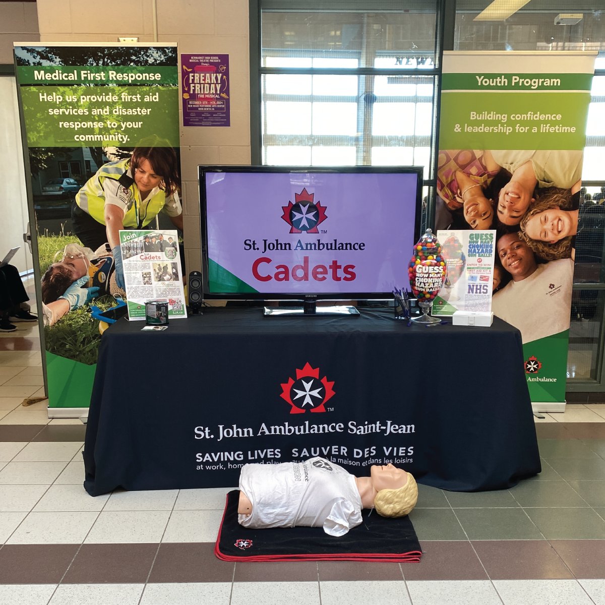 StephenAWatkins's tweet photo. On NOV.12, St. John Ambulance @SJA_York Simcoe Muskoka's Newmarket Cadets 910Y volunteers attended Newmarket High School π Volunteering Fair organized by @NeighbourNetwrk to promote SJA Cadets & MFR programs.
@SJAOntario #StJohnAmbulance #SJAysm #SJAcadets #SAJyouth #YorkRegion https://t.co/igxUg6Coco