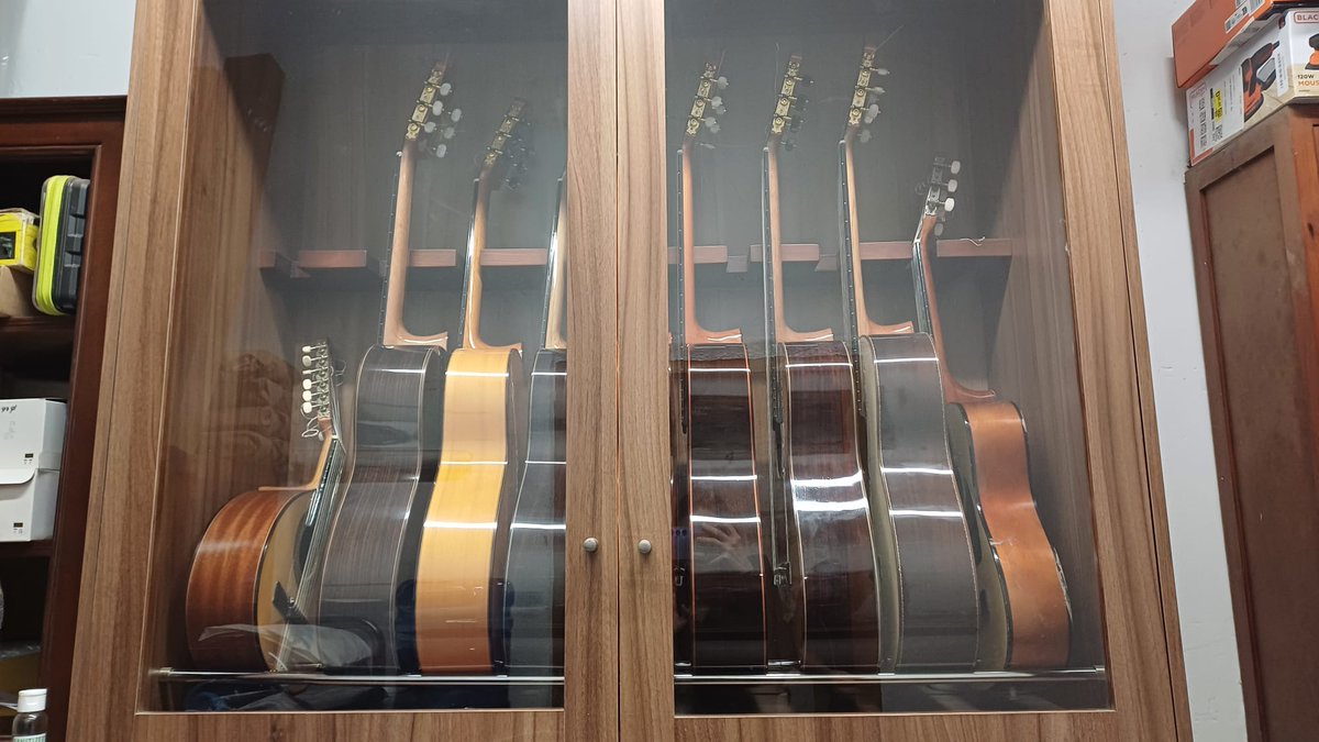 Un dels negocis afectats pel pas de l’aigua és el de Vicent Quiles, al carrer Massanassa de Catarroja, lutier de guitarres que regenta un dels tallers d’instruments de corda polsada amb més història del municipi, des de 1958.

Pots escoltar el reportatge sencer ací: