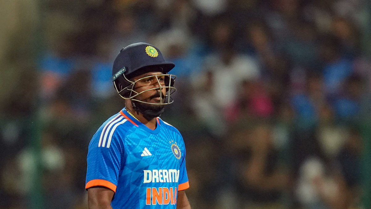 Aurelius_Core's tweet photo. Another 100 loading for SANJU.
1000rs to everyone who LIKE and RETWEET this if sanju hits 100
#SanjuSamson
#IndvsSA
#INDvSA https://t.co/ZsE2AaYf1X