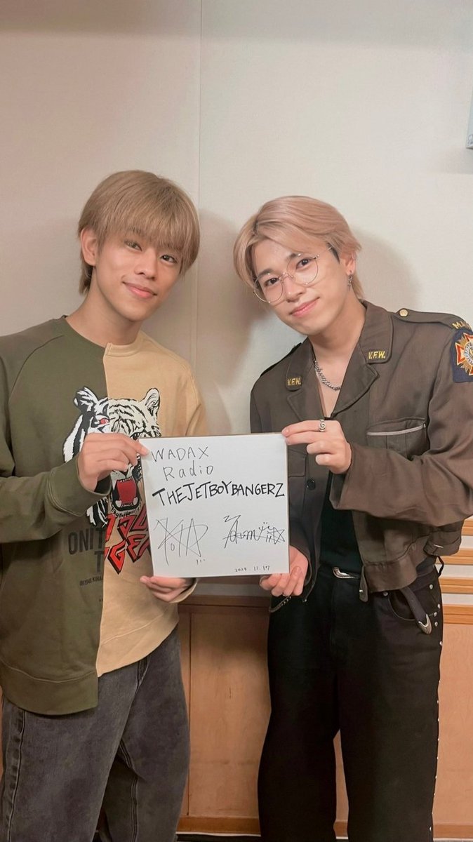 『和田昌之と尾崎由香と世界のWADAX Radio』 (@wadax_radio) on Twitter photo 文化放送「超!A&G+」
『和田昌之と尾崎由香と世界のWADAX Radio』フォロー&RTキャンペーン
石川晃多さん&桑原巧光さんからの直筆サイン色紙を抽選で1名様にプレゼント💕
①<a href="/WADAX_Radio/">『和田昌之と尾崎由香と世界のWADAX Radio』</a> をフォロー
②この投稿をRT
③後日当選者様にDM連絡
締切は11/23(土)23:59まで
#わだっくす
#agqr 文化放送「超!A&G+」
『和田昌之と尾崎由香と世界のWADAX Radio』フォロー&RTキャンペーン
石川晃多さん&桑原巧光さんからの直筆サイン色紙を抽選で1名様にプレゼント💕
①<a href="/WADAX_Radio/">『和田昌之と尾崎由香と世界のWADAX Radio』</a> をフォロー
②この投稿をRT
③後日当選者様にDM連絡
締切は11/23(土)23:59まで
#わだっくす
#agqr