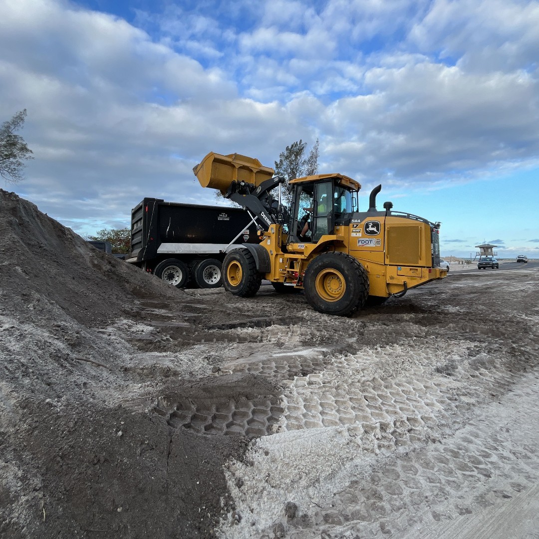 MyFDOT_SWFL's tweet photo. #BackOnTheScene: FDOT and the Jacksonville Fire Department are actively collaborating to clear the remaining sand from the right of way in Bradenton Beach, Holmes Beach, and Longboat Key. FDOT has cleared 6,104 cubic yards from Bradenton Beach so far! https://t.co/690uxdVSg3