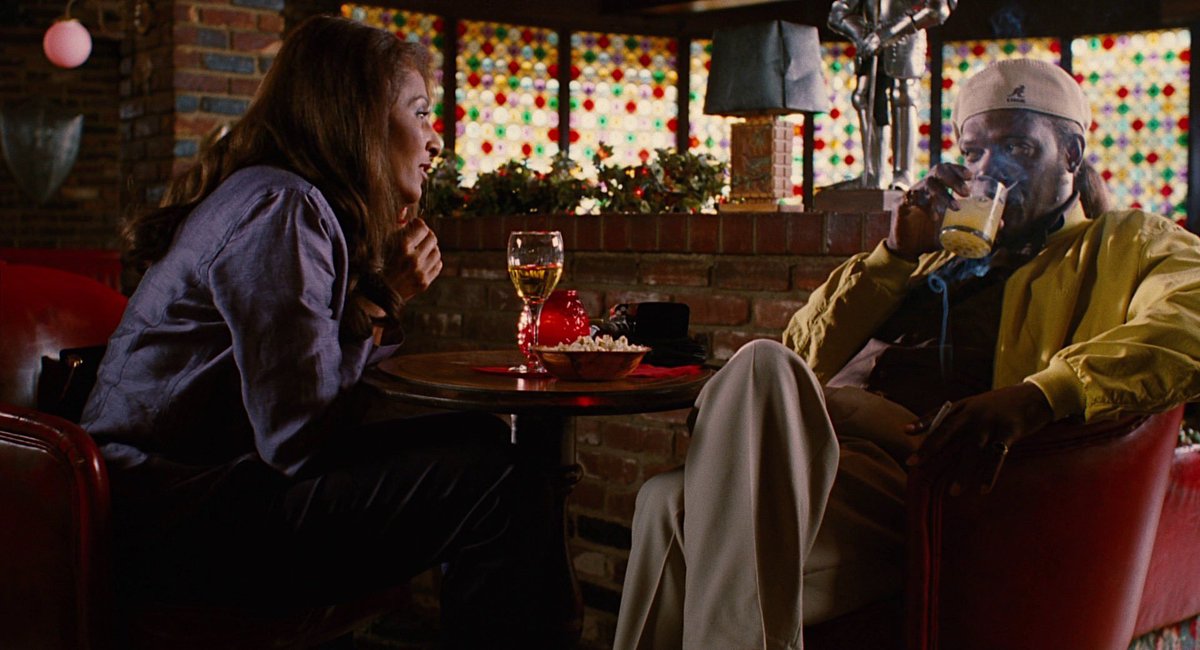 TheCineScope's tweet photo. Jackie Brown (1997) Dir. Quentin Tarantino https://t.co/5gAGuuCEQZ