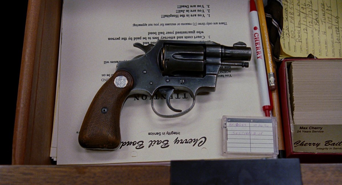 TheCineScope's tweet photo. Jackie Brown (1997) Dir. Quentin Tarantino https://t.co/5gAGuuCEQZ