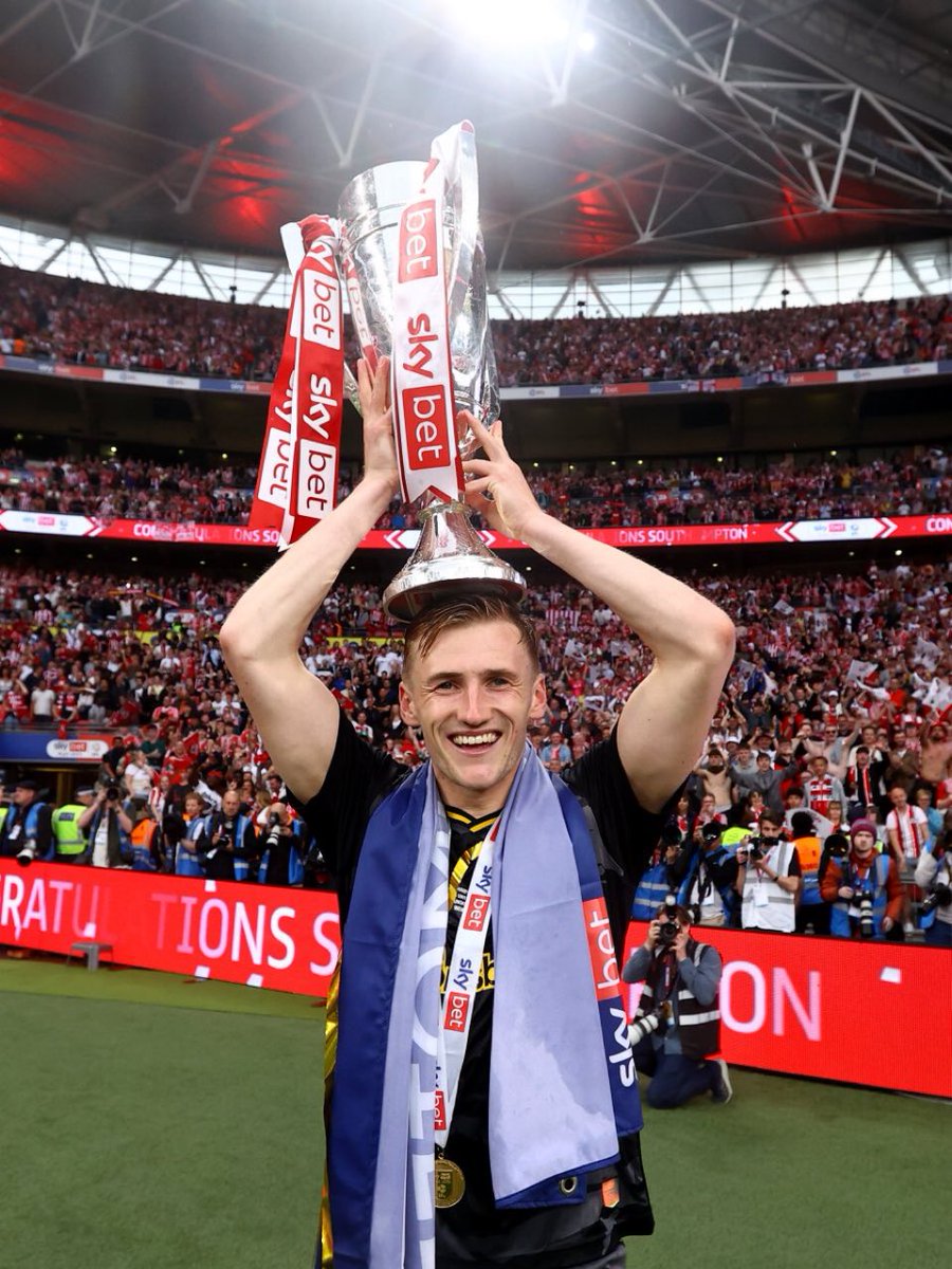 Balanced_View_'s tweet image. 20 - Southampton - Flynn Downes

Has been poor this season (like a Bruno G situation) but was standout player last season. The side lacks a severe quality to implement Martin’s playstyle to a #PL level, but if he raises his game it could become that bit easier for #SaintsFC. 🔴⚪️