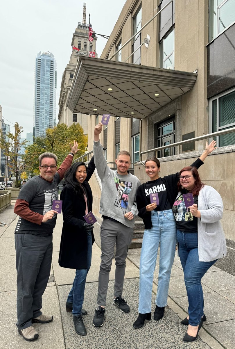 usconstoronto's tweet image. Welcome to Toronto, @taylorswift13! If you happen to lose your passport, just shake it off — #Swifties at the U.S. Consulate General in Toronto are here for you!

👉ca.usembassy.gov/passports/

#taylorswift #taylornation #TaylorSwiftErasTour #Taylorswifttoronto