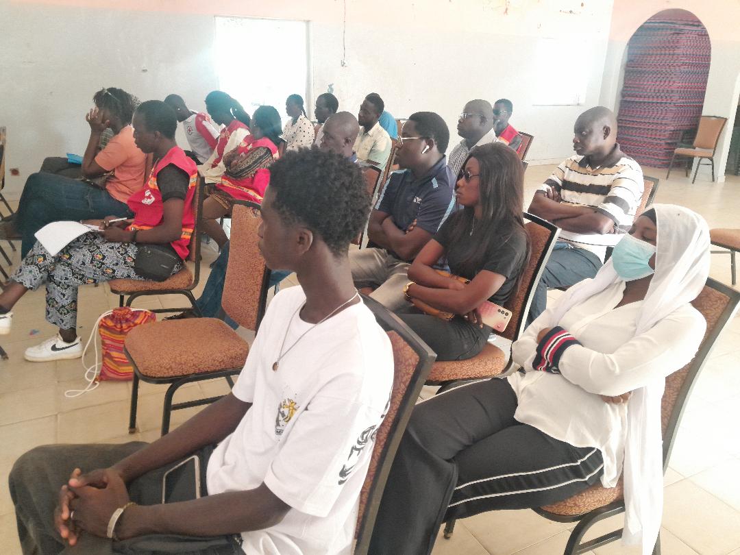 CSenegalaise's tweet image. Une quarantaine de volontaires de la @CSenegalaise de Guédiawaye et Pikine, partage les bonnes pratiques pour une couverture sanitaire sécurisée en situations d’urgence, après 60 autres secouristes de Rufisque, Dakar et Keur Massar sur #AccèsPlusSûr et #ComDeCrise @CICR_Afrique